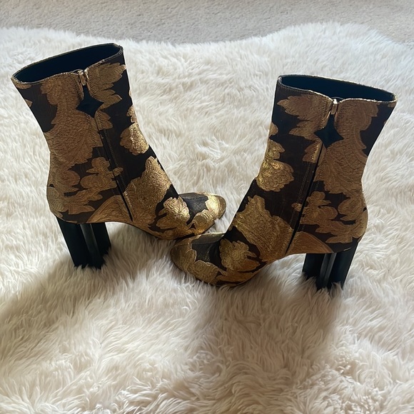 Louis Vuitton Silhouette Booties - Picture 4 of 7